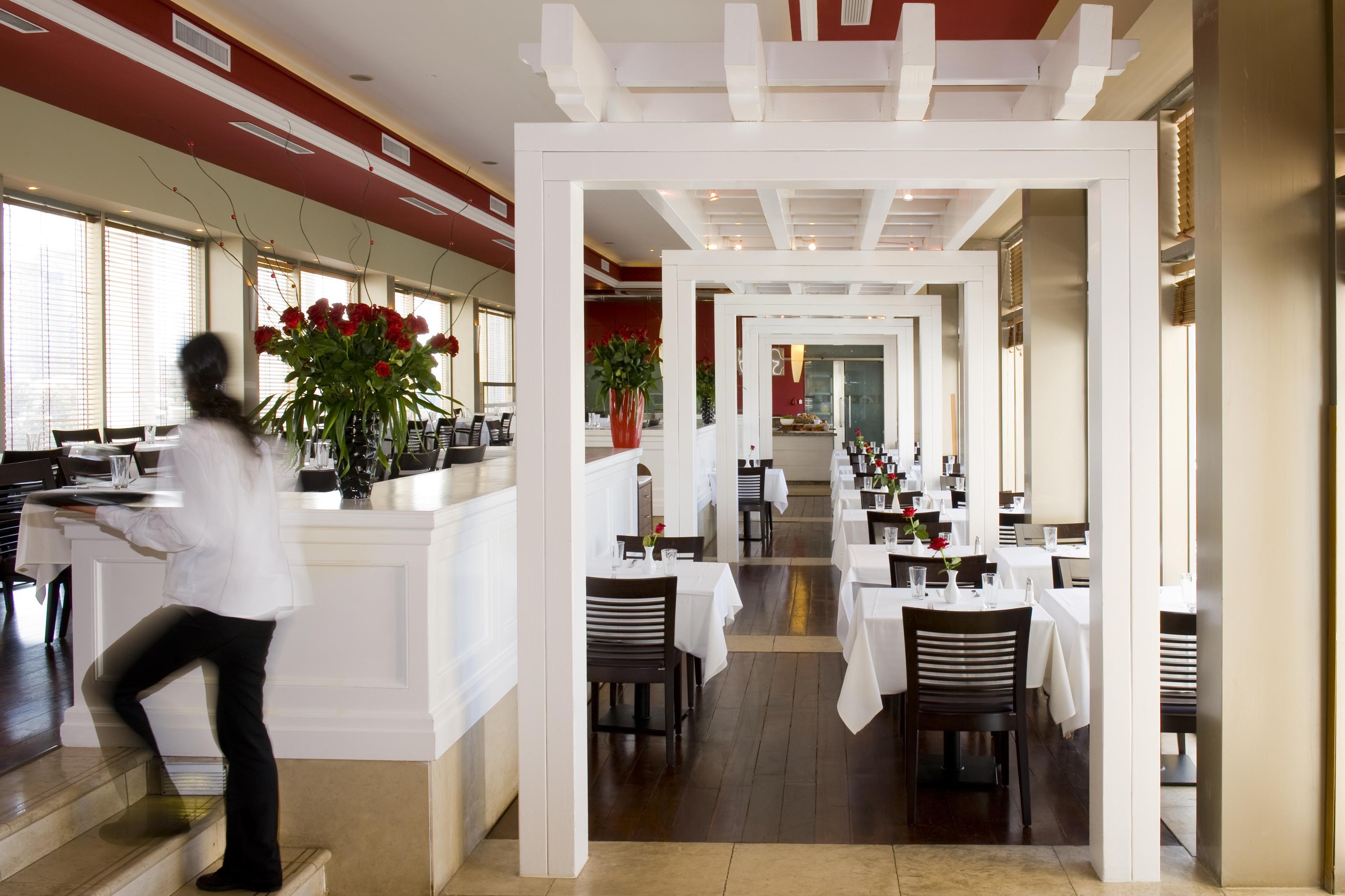 Leonardo City Tower Hotel Tel Aviv Giv'atayim Dış mekan fotoğraf Interior of the restaurant